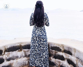 Woman overlooking the sea 