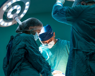 Surgeons during minimally invasive cardiothoracic surgery