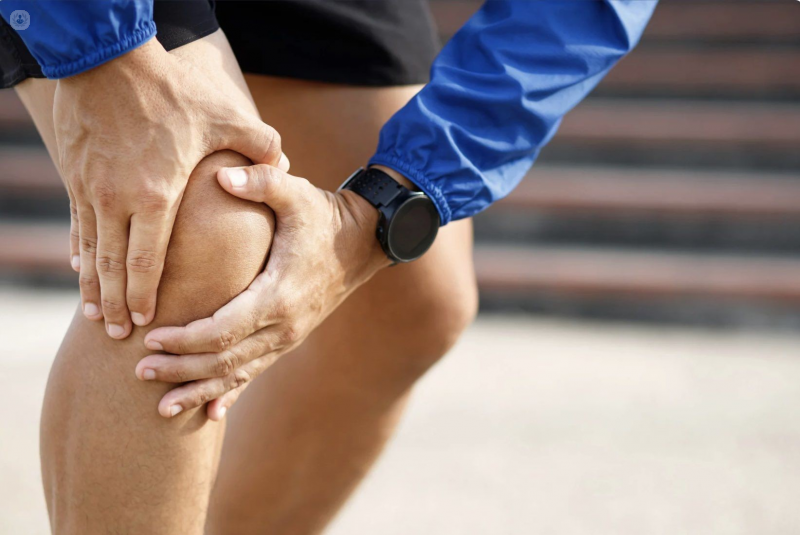 Runner who is experiencing knee pain